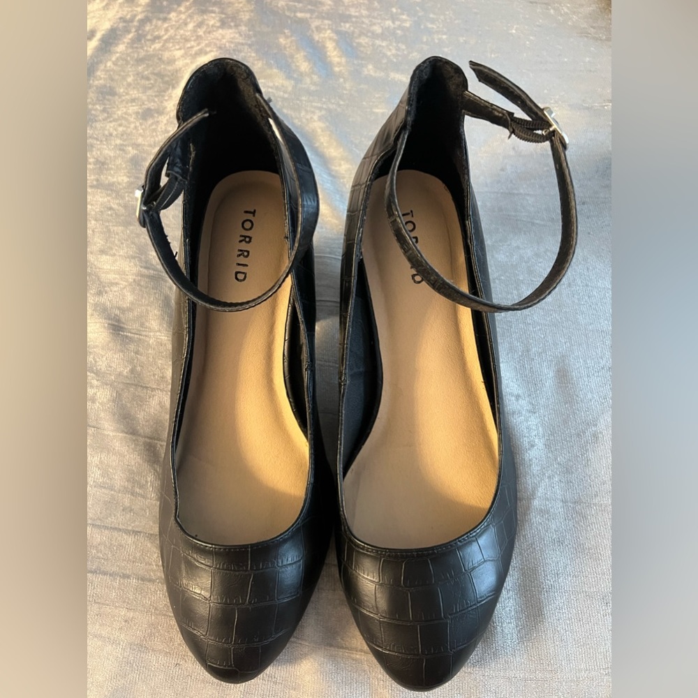 Torrid Black “alligator skin” heels with ankle strap Size 13 NWOB